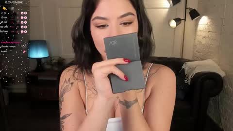 Snapshot of black_pant3r chatting on 13, 10, 2025 Mon Mon online show from 13, 10, 2025
