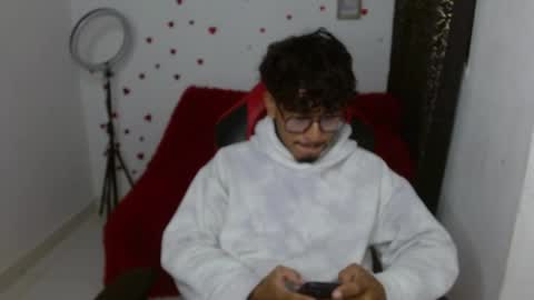 Snapshot of blackfox_desire chatting on 5, 5, 2026 mateo online show from 5, 5, 2026
