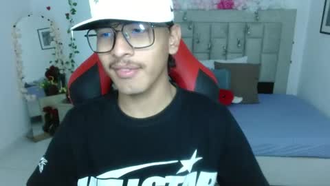 Snapshot of blackfox_desire chatting on 7, 5, 2026 mateo online show from 7, 5, 2026