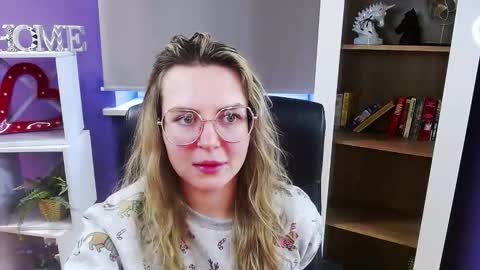 Z O E Y online show from 5, 1, 2026