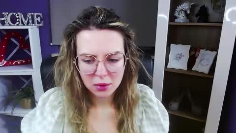 Z O E Y online show from 7, 1, 2026