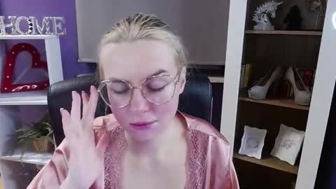 Z O E Y online show from 3, 2, 2026