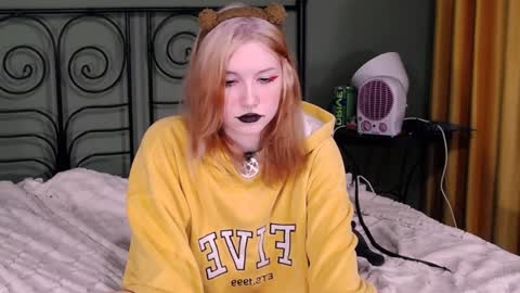 Snapshot of blacky_tea chatting on 12, 12, 2024 blacky_tea online show from 12, 12, 2024