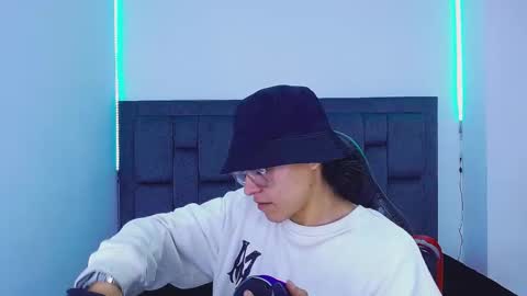 Snapshot of blade_sensual chatting on 19, 10, 2025 blade_sensual online show from 19, 10, 2025