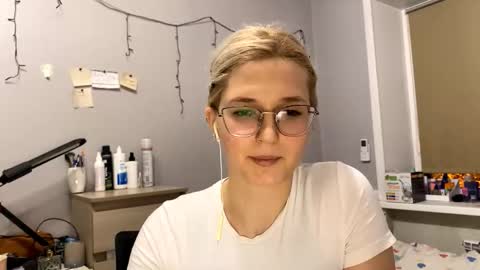 Nicole online show from 11, 11, 2025