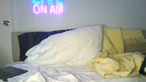 Snapshot of blaze_thickwood chatting on 13, 7, 2026 Blaze Thickwood online show from 13, 7, 2026