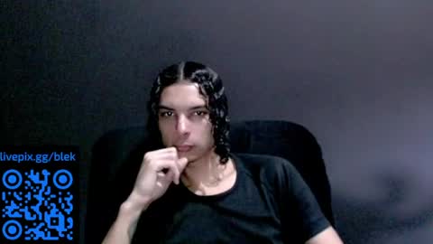 Snapshot of blek00x chatting on 8, 5, 2026 blek00x online show from 8, 5, 2026