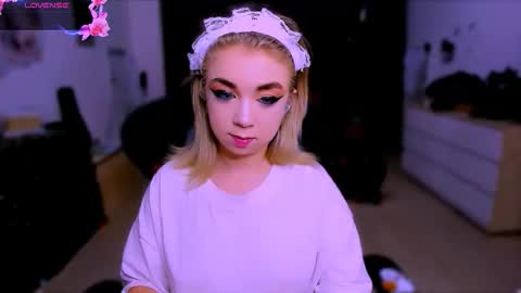 Nicole online show from 16, 11, 2025