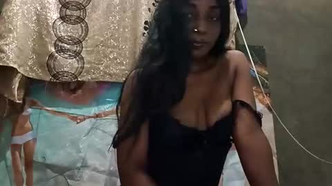 Snapshot of blktulipsxx chatting on 7, 5, 2026 Lola online show from 7, 5, 2026