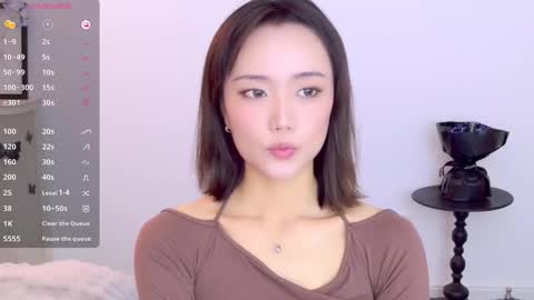 YoYo online show from 25, 11, 2025