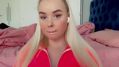 Snapshot of blond_diamond chatting on 11, 1, 2025 Lana online show from 11, 1, 2025
