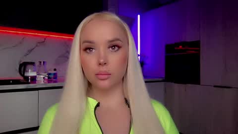 Snapshot of blond_diamond chatting on 18, 1, 2025 Lana online show from 18, 1, 2025