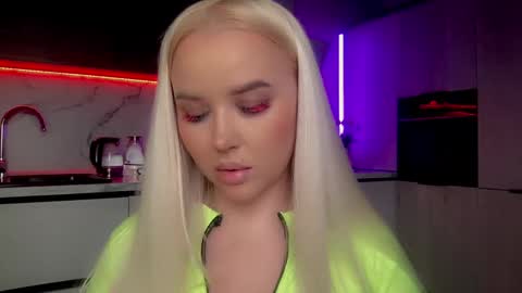 Snapshot of blond_diamond chatting on 19, 1, 2025 Lana online show from 19, 1, 2025