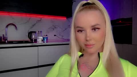 Snapshot of blond_diamond chatting on 25, 1, 2025 Lana online show from 25, 1, 2025
