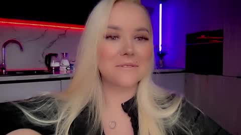 Snapshot of blond_diamond chatting on 20, 2, 2025 Lana online show from 20, 2, 2025