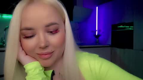Snapshot of blond_diamond chatting on 6, 3, 2025 Lana online show from 6, 3, 2025