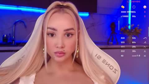 Snapshot of blond_diamond chatting on 13, 7, 2026 Lana online show from 13, 7, 2026