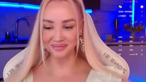 Snapshot of blond_diamond chatting on 14, 7, 2026 Lana online show from 14, 7, 2026