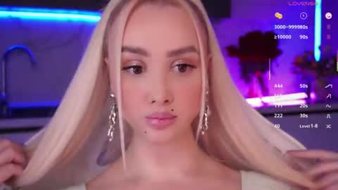 Snapshot of blond_diamond chatting on 22, 7, 2026 Lana online show from 22, 7, 2026