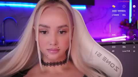Snapshot of blond_diamond chatting on 25, 7, 2026 Lana online show from 25, 7, 2026