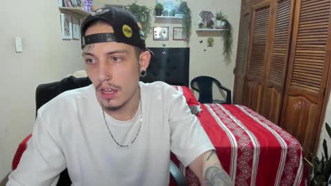 Snapshot of blondandtattooface chatting on 8, 1, 2025 blondandtattooface online show from 8, 1, 2025