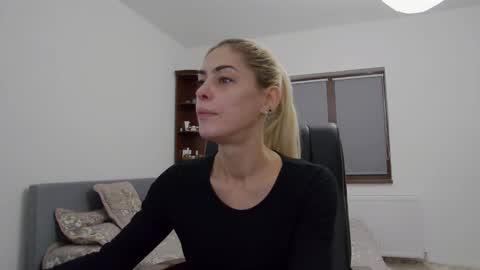 Snapshot of blonde4pasion chatting on 3, 12, 2024 blonde4pasion online show from 3, 12, 2024