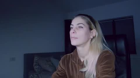 Snapshot of blonde4pasion chatting on 6, 12, 2024 blonde4pasion online show from 6, 12, 2024