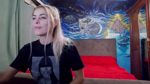 Snapshot of blonde4pasion chatting on 21, 1, 2025 blonde4pasion online show from 21, 1, 2025