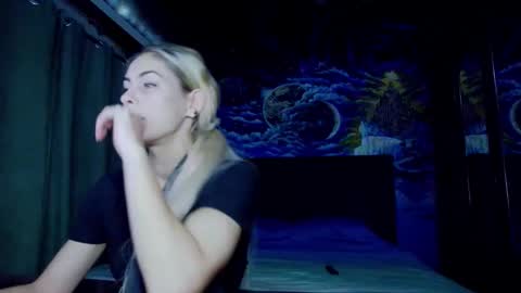 Snapshot of blonde4pasion chatting on 10, 9, 2025 blonde4pasion online show from 10, 9, 2025