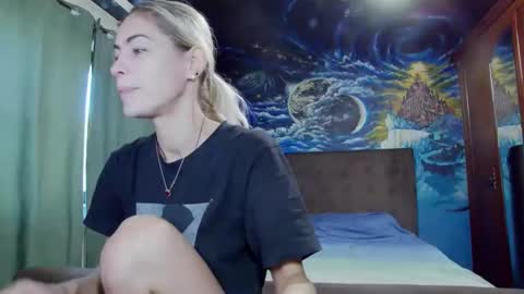 Snapshot of blonde4pasion chatting on 27, 9, 2025 blonde4pasion online show from 27, 9, 2025