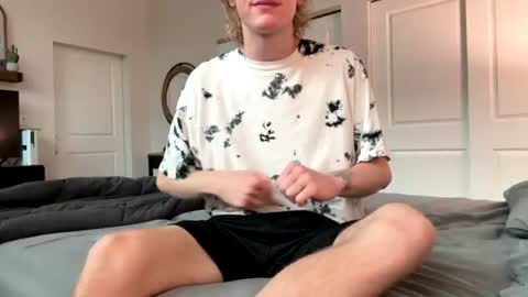 Snapshot of blonde_boi99 chatting on 16, 7, 2026 Blondie online show from 16, 7, 2026