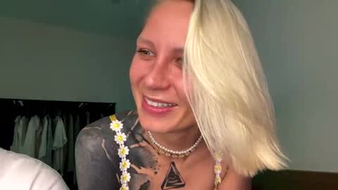 Snapshot of blonde_fuck_couple chatting on 16, 6, 2026 blonde_fuck_couple online show from 16, 6, 2026