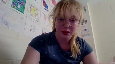 Snapshot of blonde_katie chatting on 16, 3, 2026 Katie online show from 16, 3, 2026