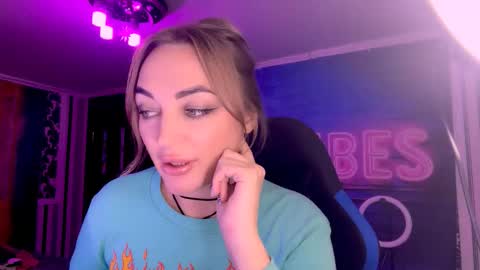 Snapshot of blonde_temptation chatting on 10, 10, 2025 Meryem online show from 10, 10, 2025