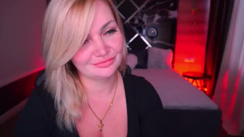 Snapshot of blondeviva chatting on 9, 10, 2025 Blonde online show from 9, 10, 2025
