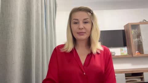 blondie_xoxoxo online show from 18, 9, 2025