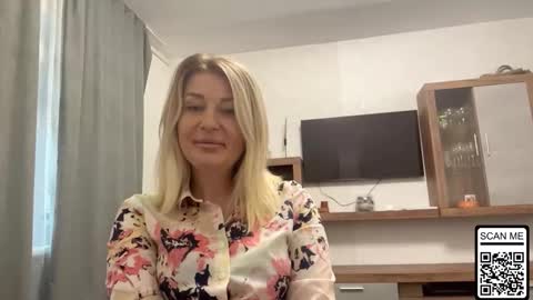 blondie_xoxoxo online show from 2, 10, 2025
