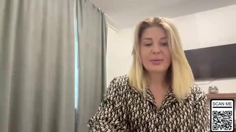 blondie_xoxoxo online show from 6, 10, 2025