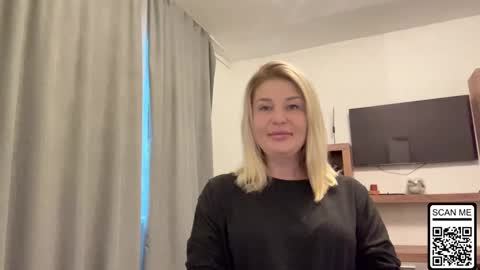 blondie_xoxoxo online show from 7, 10, 2025