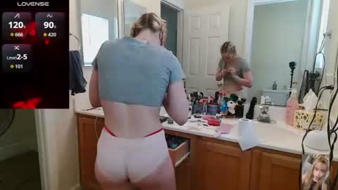 Snapshot of blondiebubblebooty chatting on 17, 7, 2026 Bubbles online show from 17, 7, 2026
