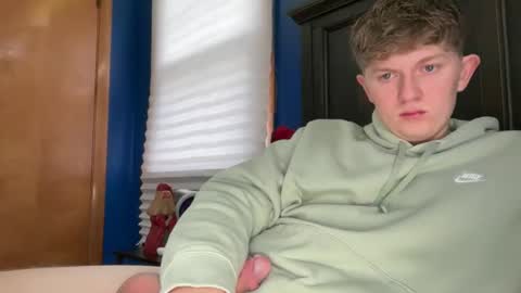 Snapshot of blondiedicks1 chatting on 2, 12, 2025 blondiedicks1 online show from 2, 12, 2025