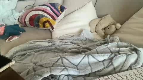 IM TRYNG online show from 7, 11, 2025