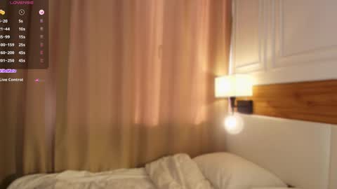 Snapshot of blondoll chatting on 25, 4, 2026 blondoll online show from 25, 4, 2026