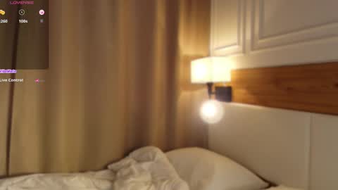Snapshot of blondoll chatting on 27, 4, 2026 blondoll online show from 27, 4, 2026