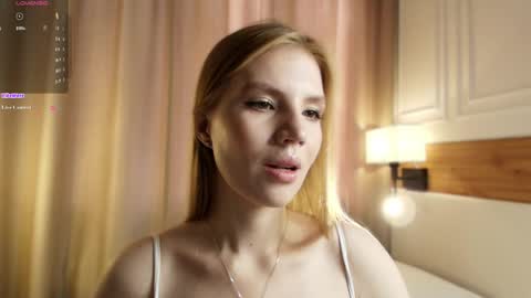 Snapshot of blondoll chatting on 25, 5, 2026 blondoll online show from 25, 5, 2026