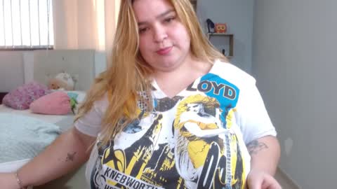 Snapshot of blondyliciousx chatting on 15, 12, 2024 katartistic name online show from 15, 12, 2024
