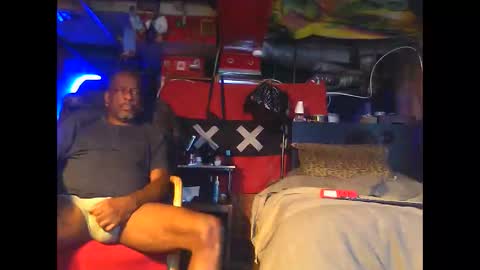 BLOWFLY online show from 25, 11, 2025