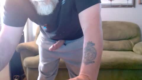 Snapshot of blowshow82 chatting on 28, 10, 2025 The Storybook Couple......NOT online show from 28, 10, 2025