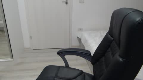 Snapshot of blue_eyes96 chatting on 3, 2, 2026 Juliet online show from 3, 2, 2026