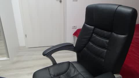 Snapshot of blue_eyes96 chatting on 2, 3, 2026 Juliet online show from 2, 3, 2026